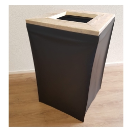 Afvalbak Kliko met zwart doek en steigerhoutrand
